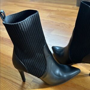 New w/ out tags/box/Mia pull on stiletto boots/ size 8